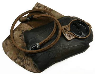 Hydration Carrier Short